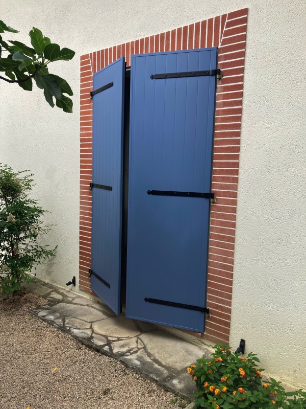 Pose de volets battants en aluminium isolé sur la commune de BLAGNAC