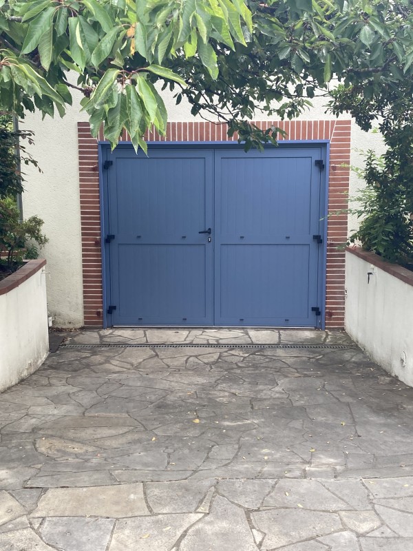 installation d’une porte de garage de qualité sur la commune de L’Union près de Toulouse par Varialu SN Frouzins