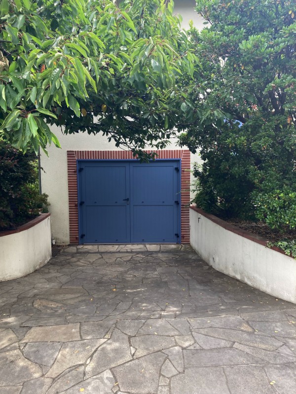 installation d’une porte de garage de qualité sur la commune de L’Union près de Toulouse par Varialu SN Frouzins