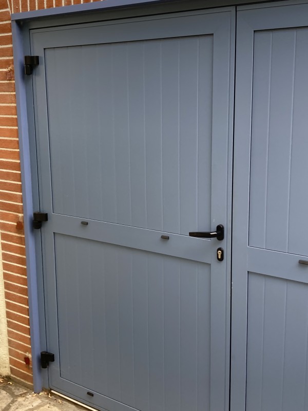 installation d’une porte de garage de qualité sur la commune de L’Union près de Toulouse par Varialu SN Frouzins